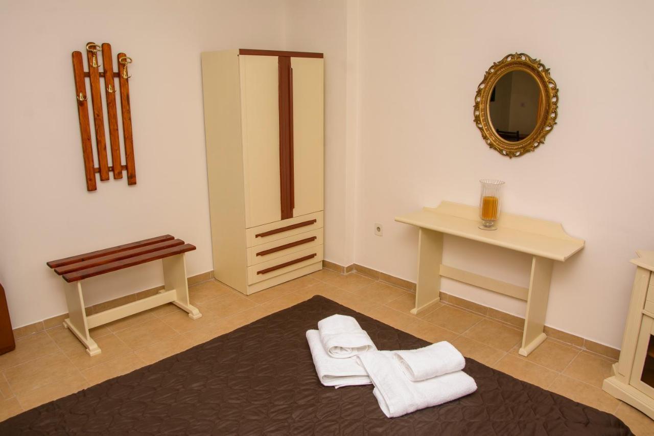 Stefanie'S Rooms Asprovalta Exterior photo