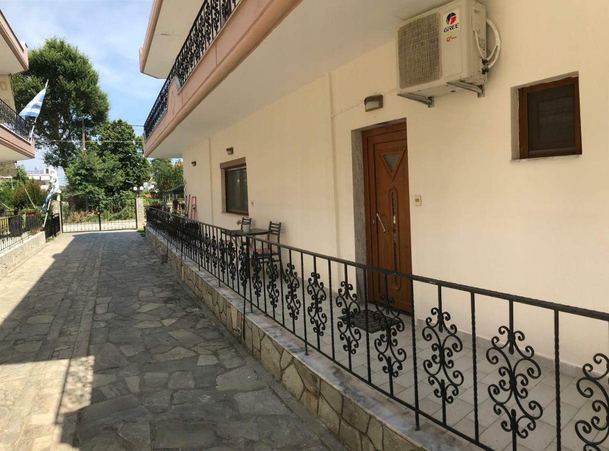 Stefanie'S Rooms Asprovalta Exterior photo